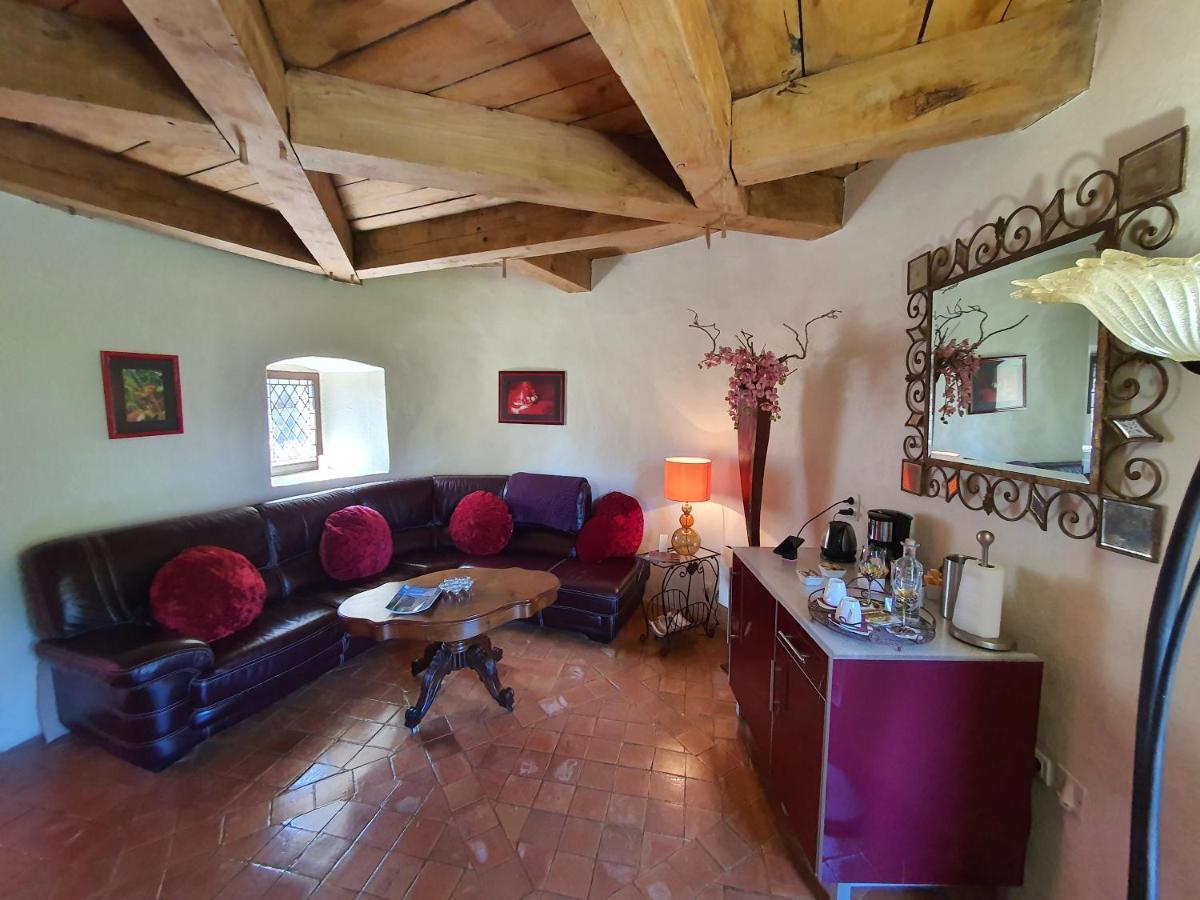 Chambre d'Hôtes au Château de Belcastel Belcastel  Exterior foto