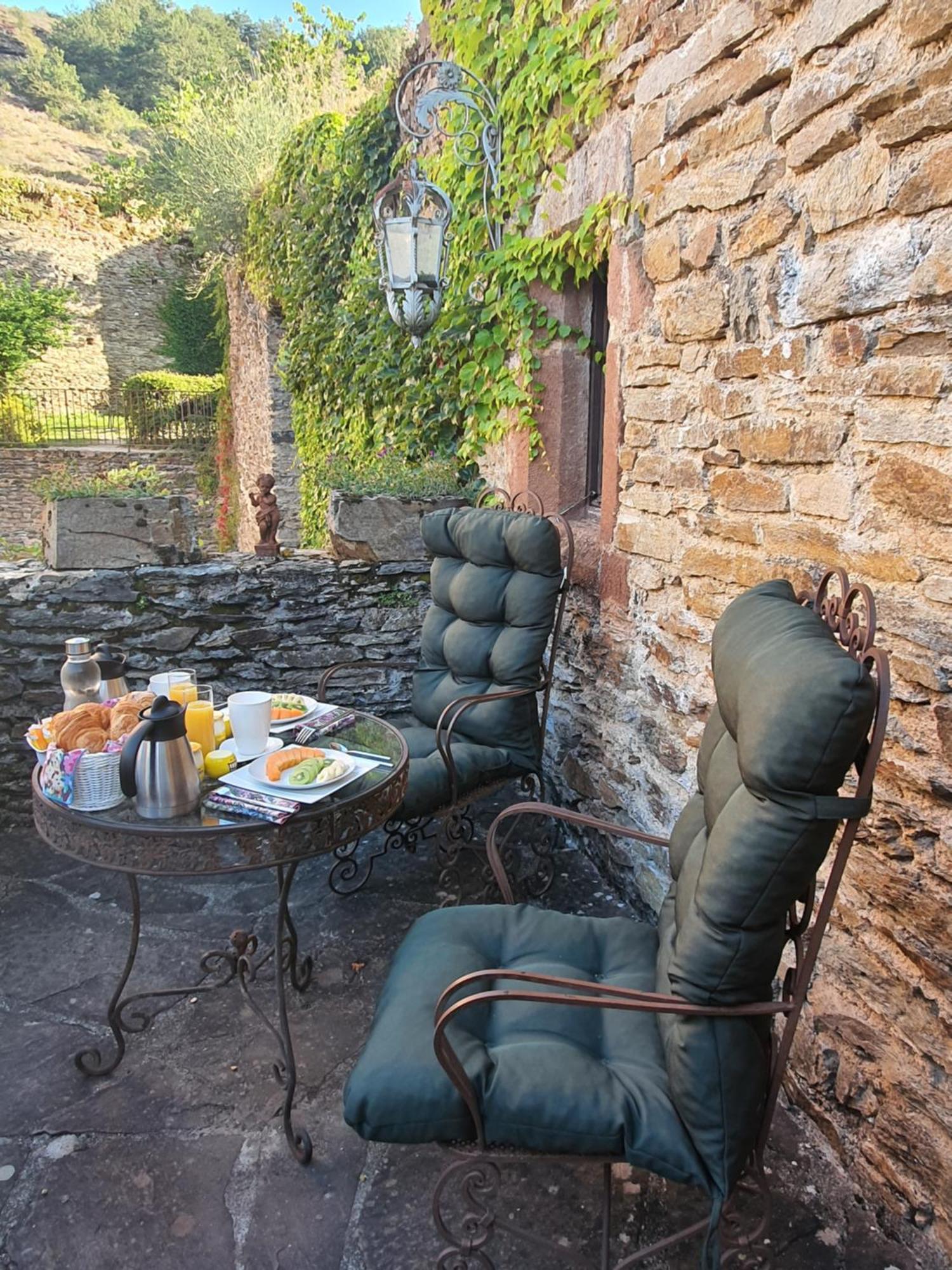 Chambre d'Hôtes au Château de Belcastel Belcastel  Exterior foto